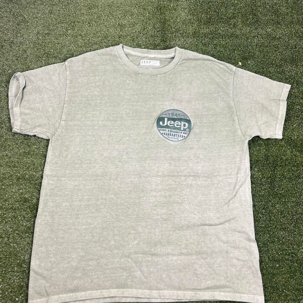 Jeep Men's Green and Grey T-shirt